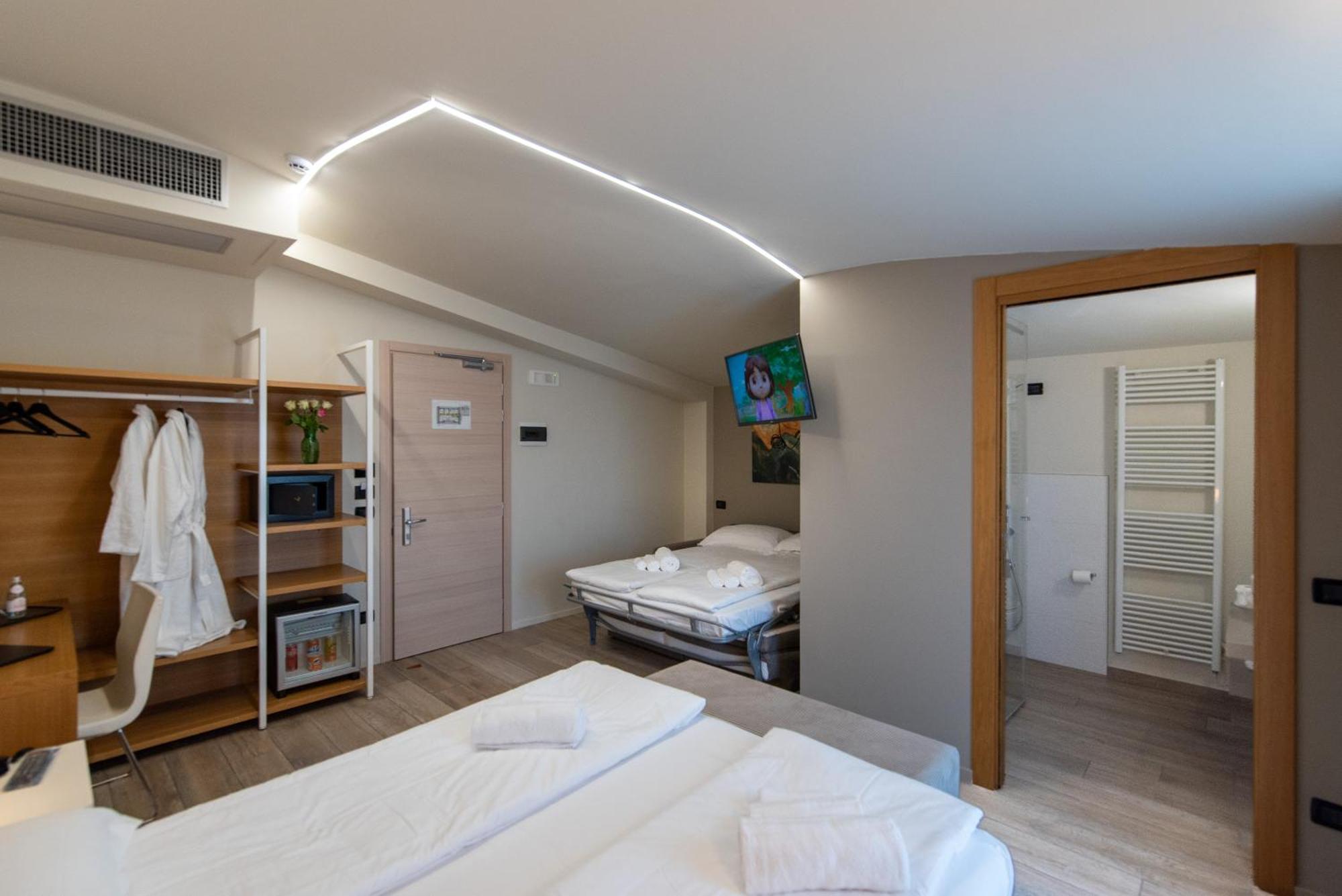 Ile Hotel Peschiera del Garda Exterior foto